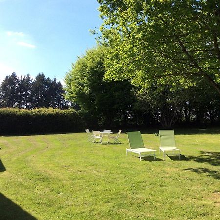 Les Landes Hotel Saint-Pardoux-Corbier ภายนอก รูปภาพ