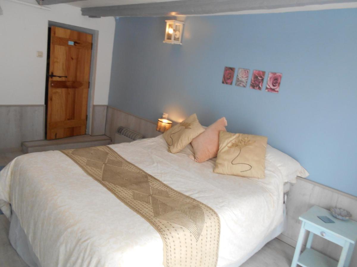 Les Landes Hotel Saint-Pardoux-Corbier ภายนอก รูปภาพ
