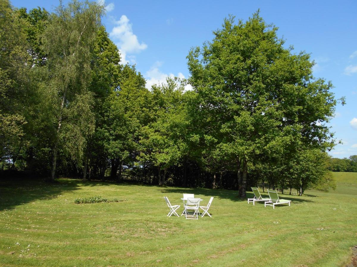 Les Landes Hotel Saint-Pardoux-Corbier ภายนอก รูปภาพ